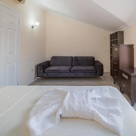Seaside Residence, Holly, 3 Yatak Odalı , 6 Kişilik Denize Sıfır, Ortak Havuzlu Lüks Fethiye