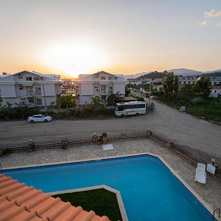 Seaside Residence, Holly, 3 Yatak Odalı , 6 Kişilik Denize Sıfır, Ortak Havuzlu Lüks Daire Fethiye