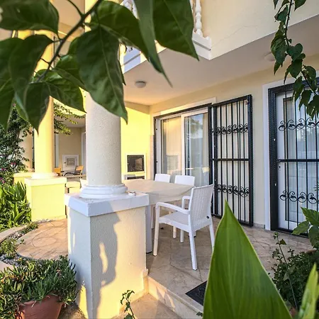 Seaside Residence, Holly, 3 Yatak Odalı , 6 Kişilik Denize Sıfır, Ortak Havuzlu Lüks Fethiye