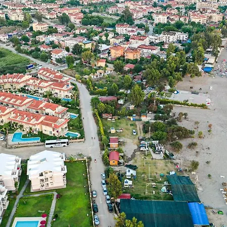 Daire Seaside Residence, Holly, 3 Yatak Odalı , 6 Kişilik Denize Sıfır, Ortak Havuzlu Lüks
