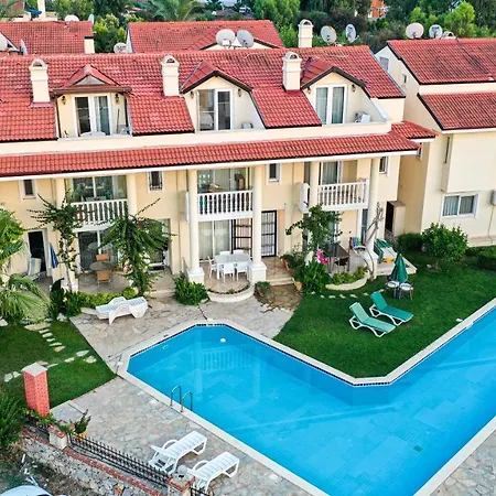 Seaside Residence, Holly, 3 Yatak Odalı , 6 Kişilik Denize Sıfır, Ortak Havuzlu Lüks