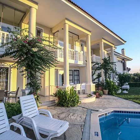 Daire Seaside Residence, Holly, 3 Yatak Odalı , 6 Kişilik Denize Sıfır, Ortak Havuzlu Lüks *