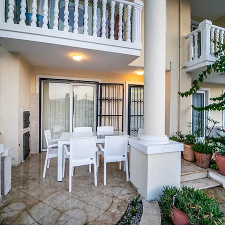 Seaside Residence, Holly, 3 Yatak Odali , 6 Kisilik Denize Sifir, Ortak Havuzlu Luks Fethiye