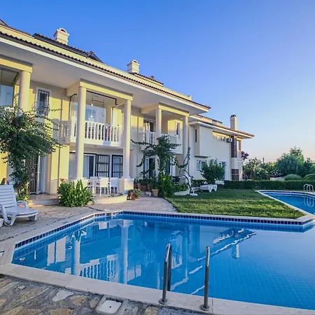 Seaside Residence, Holly, 3 Yatak Odali , 6 Kisilik Denize Sifir, Ortak Havuzlu Luks Apartment Fethiye